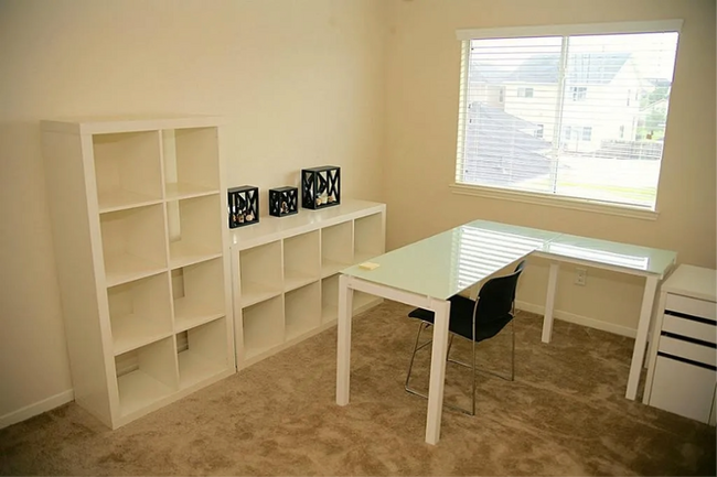 Building Photo - 1627 Royal Chase Dr