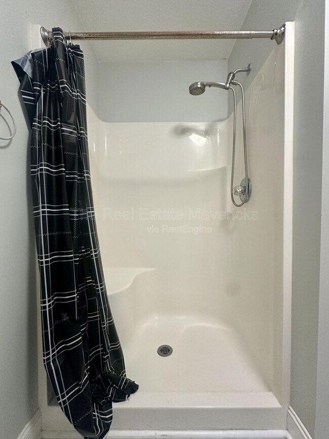 Building Photo - 620 Harp Switch Rd