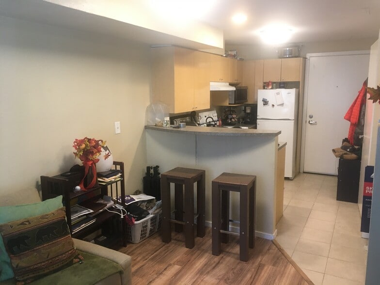 Building Photo - 425 Vine St