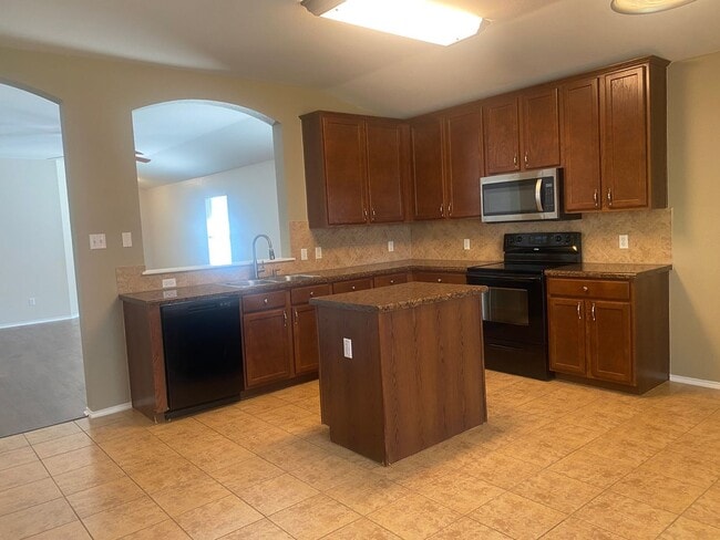 Building Photo - 3 BEDROOM, BELTON ISD