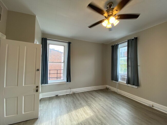 Building Photo - 2822 Jefferson Ave