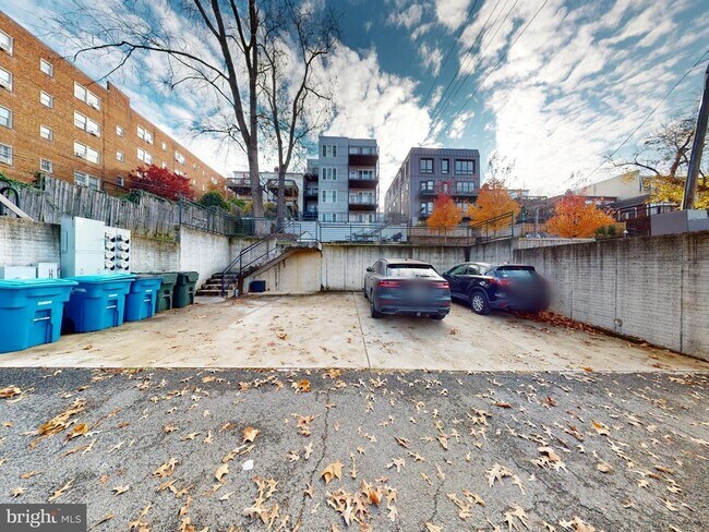 Building Photo - 2642 39th St NW