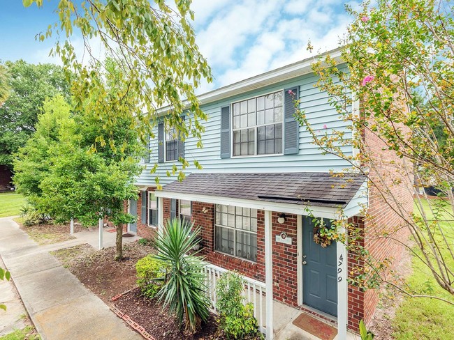 Primary Photo - Wedgewood Townhomes