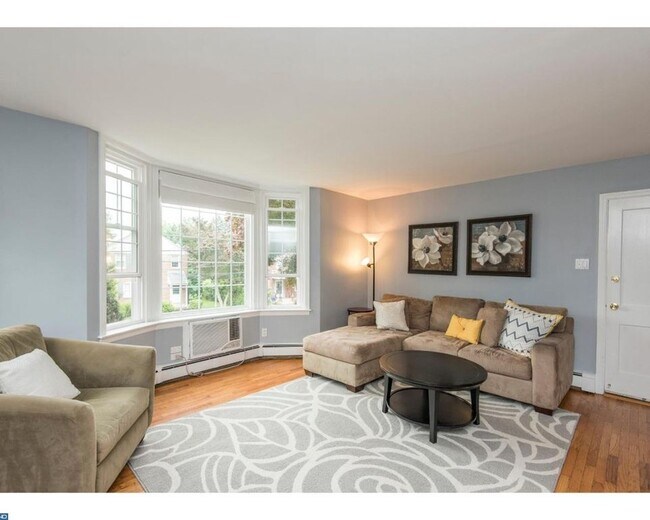 Building Photo - 4236 Valley Rd