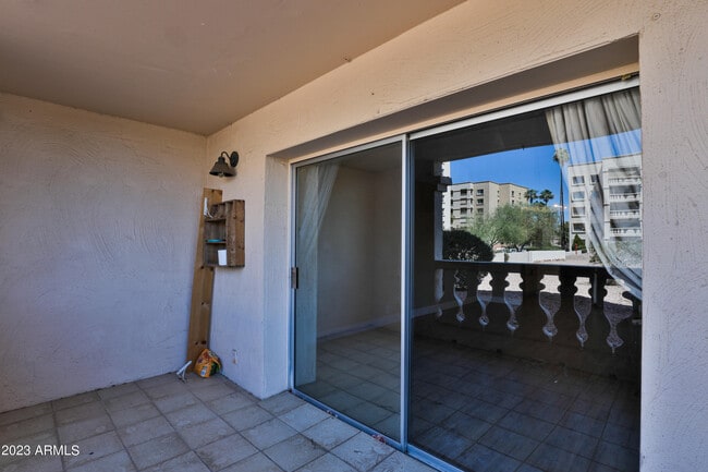 Building Photo - 7920 E Camelback Rd