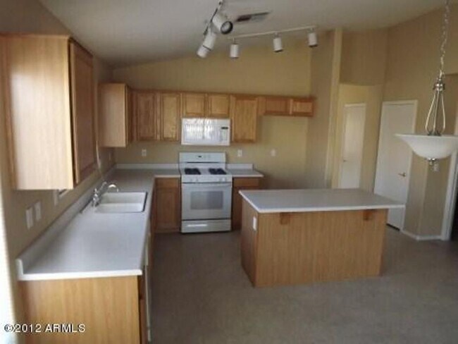 Building Photo - 9328 W Monroe St