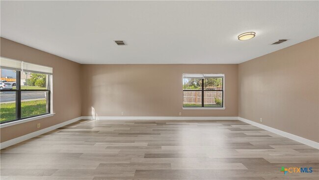 Building Photo - 7338 Raintree Forest