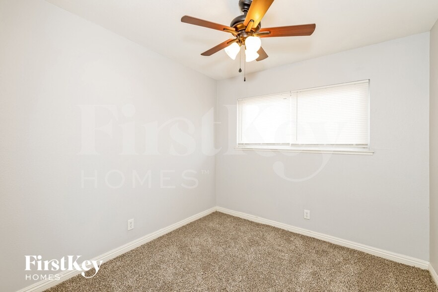 Building Photo - 2012 Bennett St