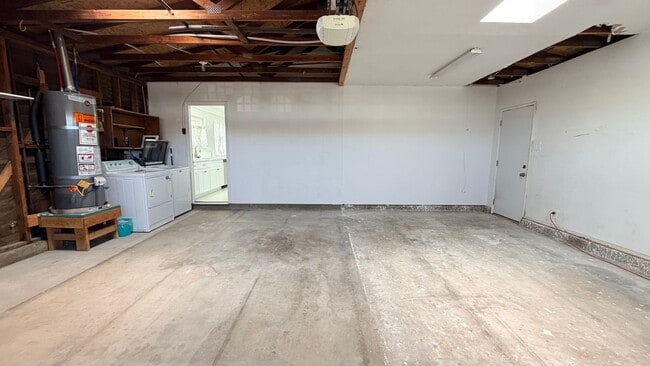 Building Photo - Remodeled 3 bedrooms 2 baths single story home in South San Diego