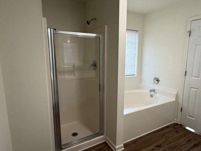 Building Photo - 6319 Elliott Dr