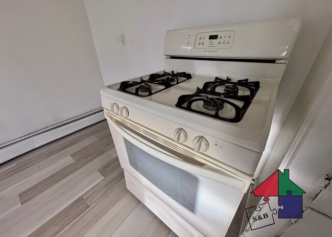 Building Photo - 94 Malletts Bay Ave