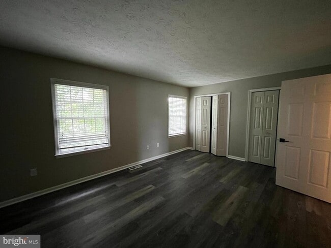 Building Photo - 321 Tudor Dr
