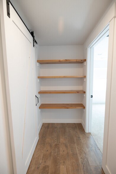 Building Photo - 154 S Quivira Ln