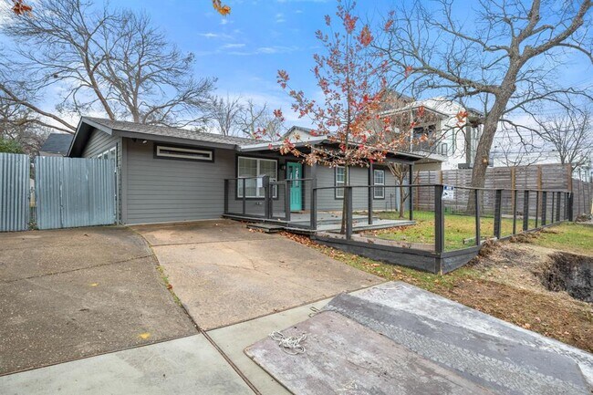 Building Photo - 3307 Garden Villa Ln