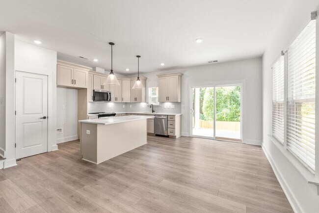 Building Photo - Bright & Modern New Construction Townhome