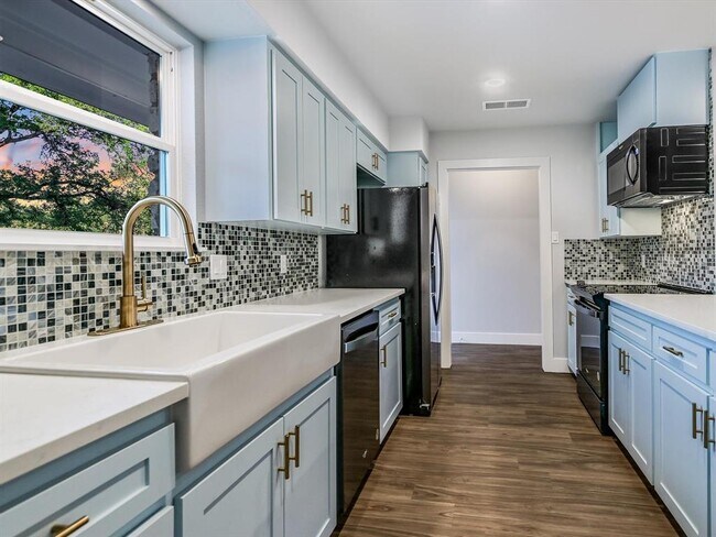 Building Photo - 353 San Gabriel Oaks Dr