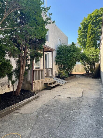 Off-street parking and private entrance - 126 W Front St