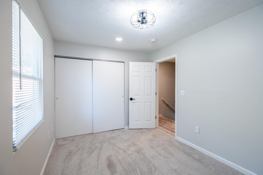 Building Photo - 1364 S Talbott St