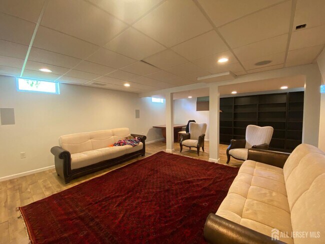 Building Photo - 26 Princess Dr