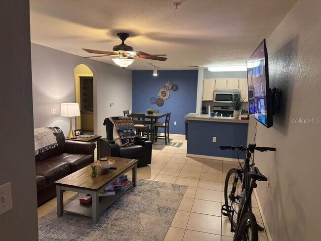 Building Photo - 8905 Manor Loop