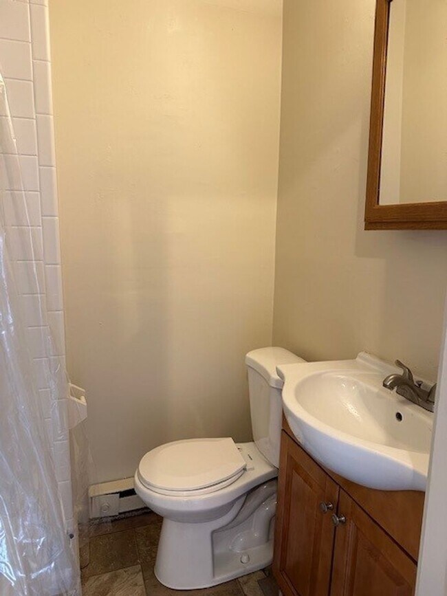 Building Photo - 408 Radnor St