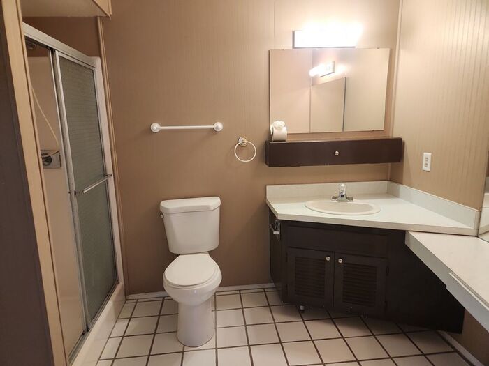 Building Photo - 4330 W Royal Palm Rd