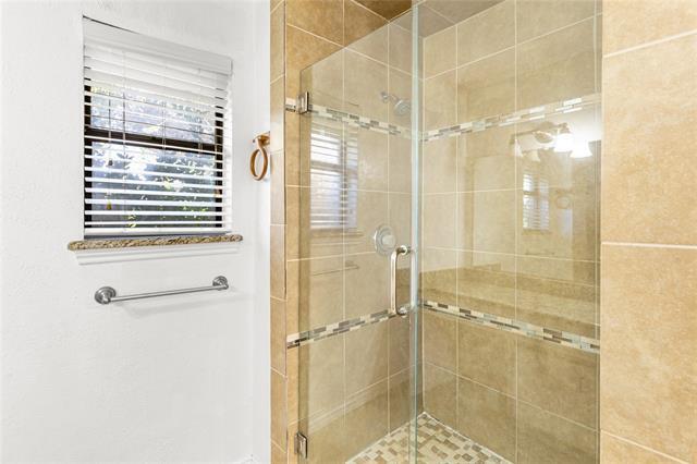 Building Photo - 2421 Maple Leaf Dr