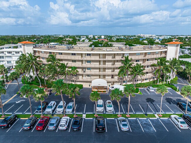Building Photo - 3605 S Ocean Blvd