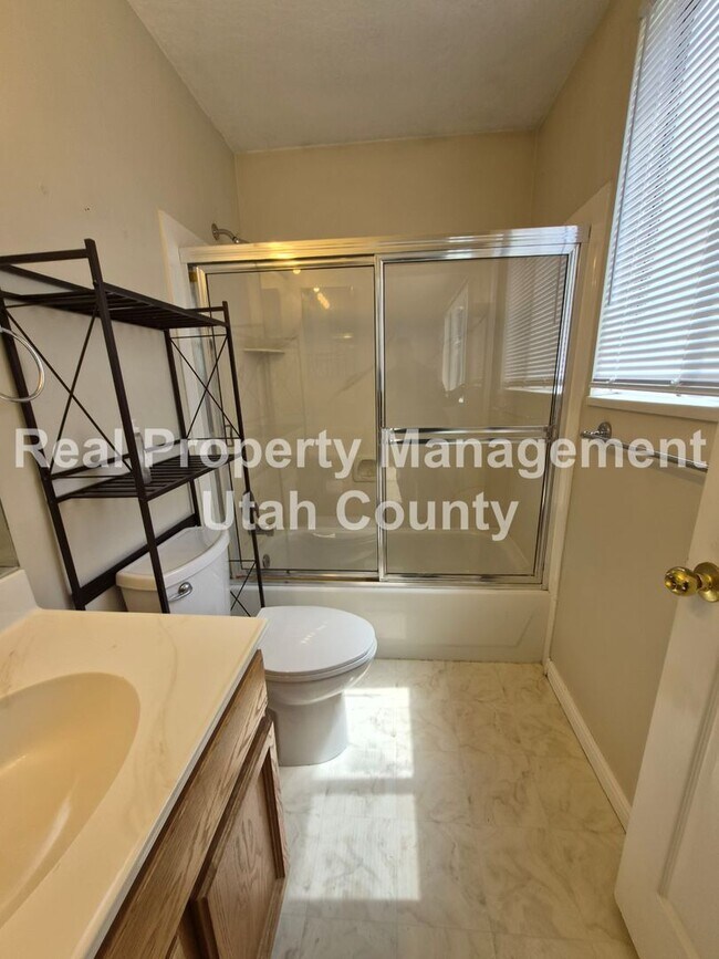 Building Photo - Great Lehi Home