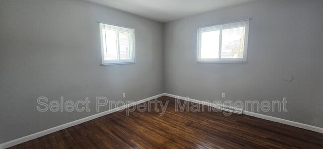 Building Photo - 2327 Deerwood Dr