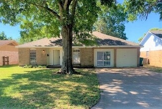 Building Photo - 1853 Dolphin Dr