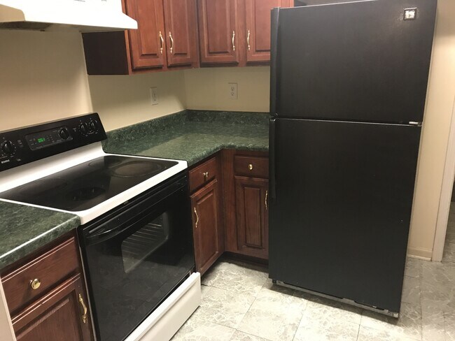 Building Photo - 3/2 in East Montgomery