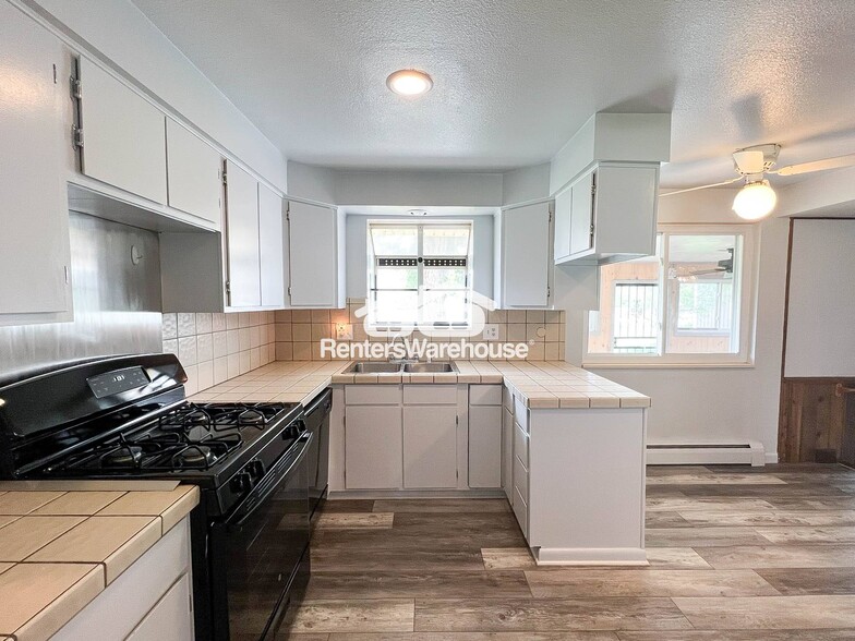 Building Photo - 16382 W 55th Pl