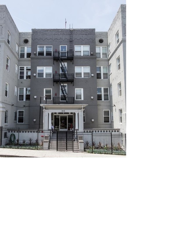 Building Photo - Carondelet Apartments
