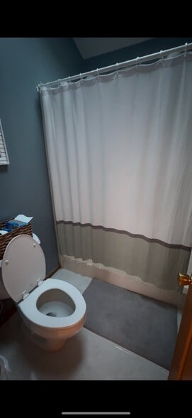 Building Photo - 69 Midlake Cir