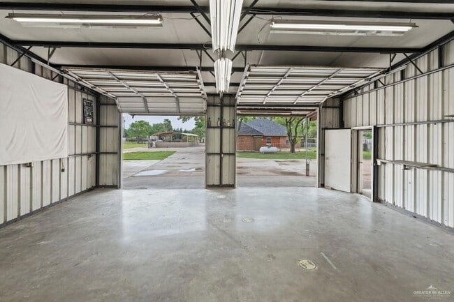 Building Photo - 413 S Los Cerritos Cir