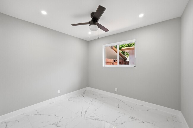 Building Photo - 4380 NW 59th Ct