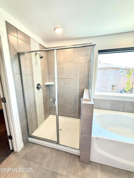 Building Photo - 556 Vaquero Ct