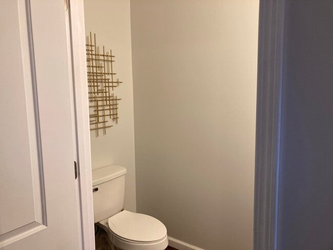 Building Photo - Laurel Flats LLC.