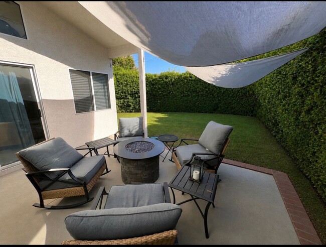 Building Photo - Beautiful 3-Bedroom Home with Solar and a Large Yard in Stevenson Ranch