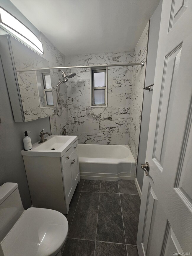 Building Photo - 255 Bronx River Rd