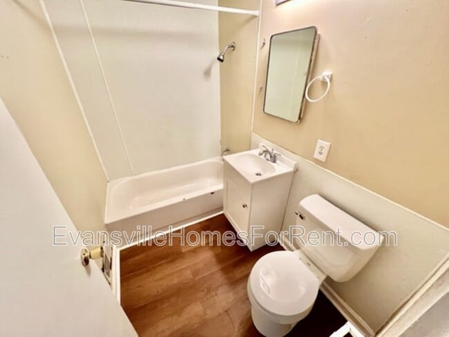 Building Photo - 1202 S Lombard Ave