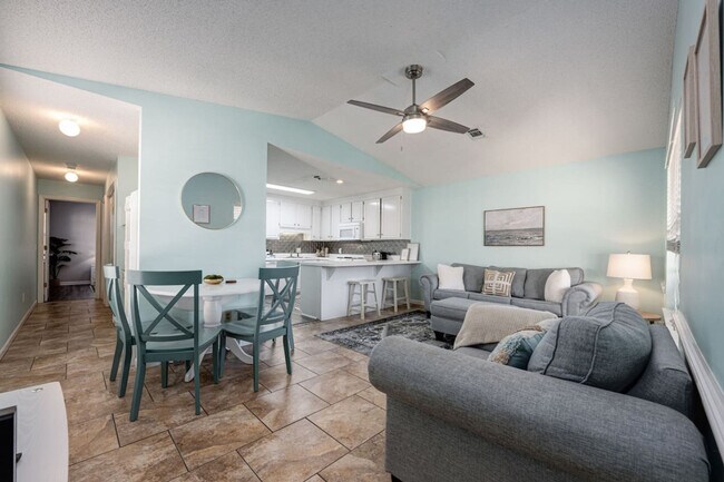 Primary Photo - 17462 Front Beach Rd