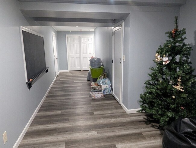 Building Photo - 1284 County St