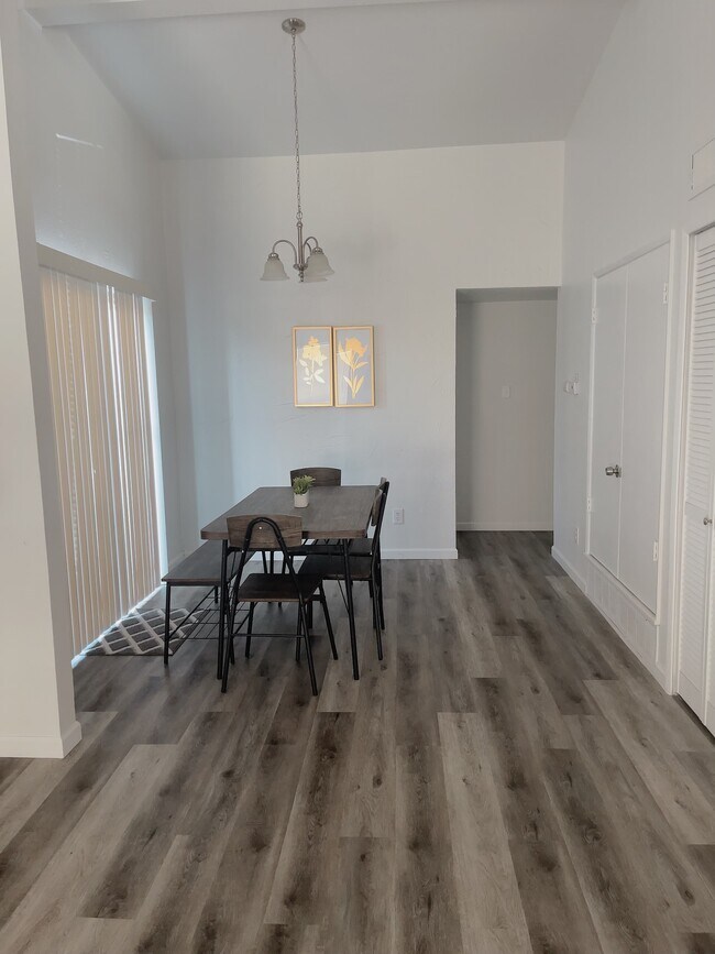 Building Photo - 7104 Elliot Ct