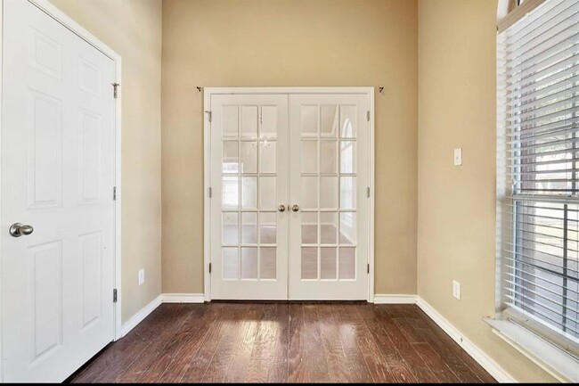 Building Photo - 120 Emory Fields Dr