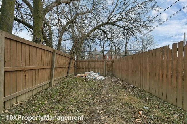 Building Photo - 362 N Garfield Ave