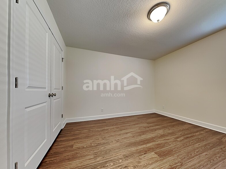 Building Photo - 105 Moultrie Crossing Ln