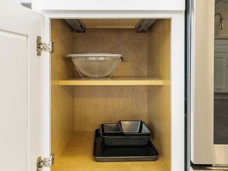 Building Photo - 110 Glen St