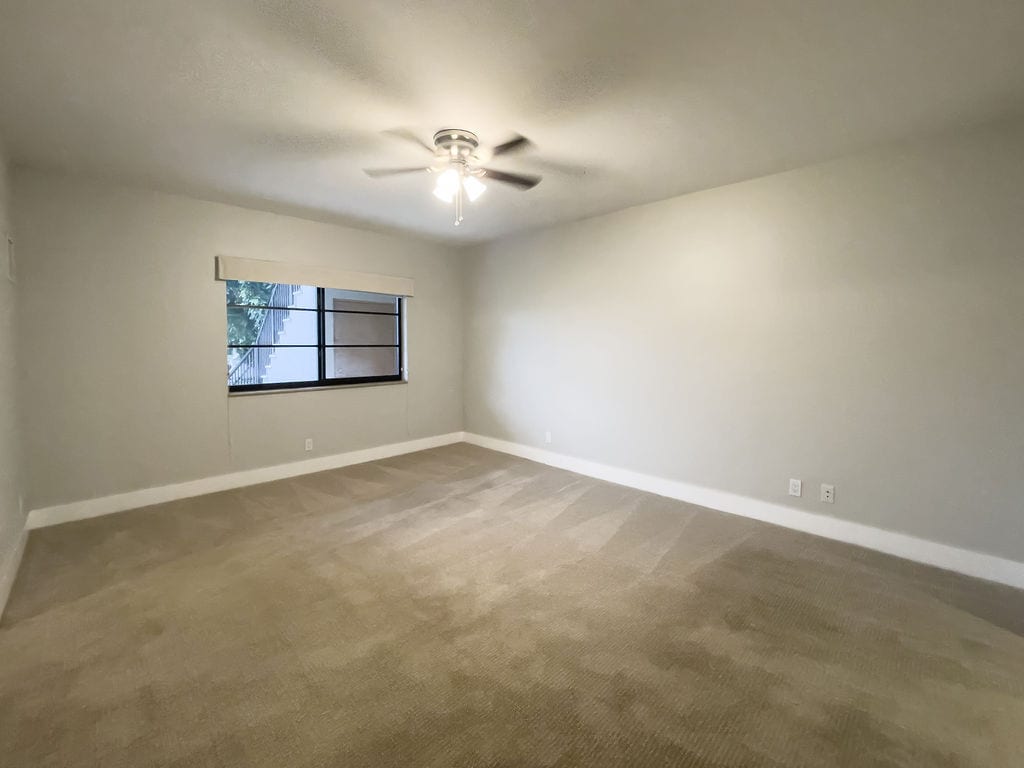 Building Photo - 64 Isle Of Venice Dr